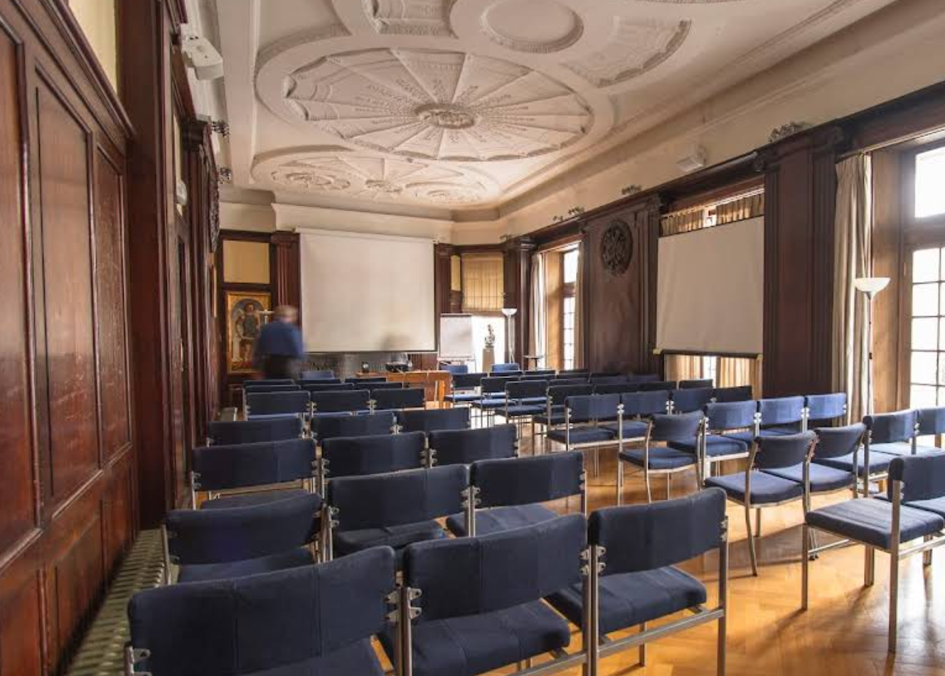 European School of Economics